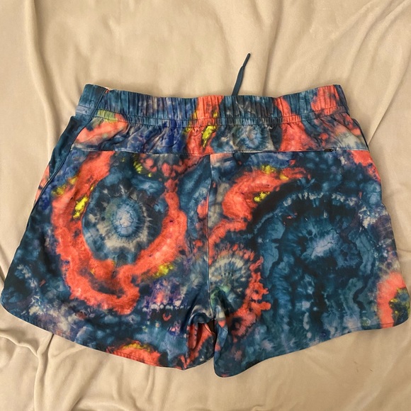 Under Armour Tie-Dyed Shorts - Picture 2 of 2